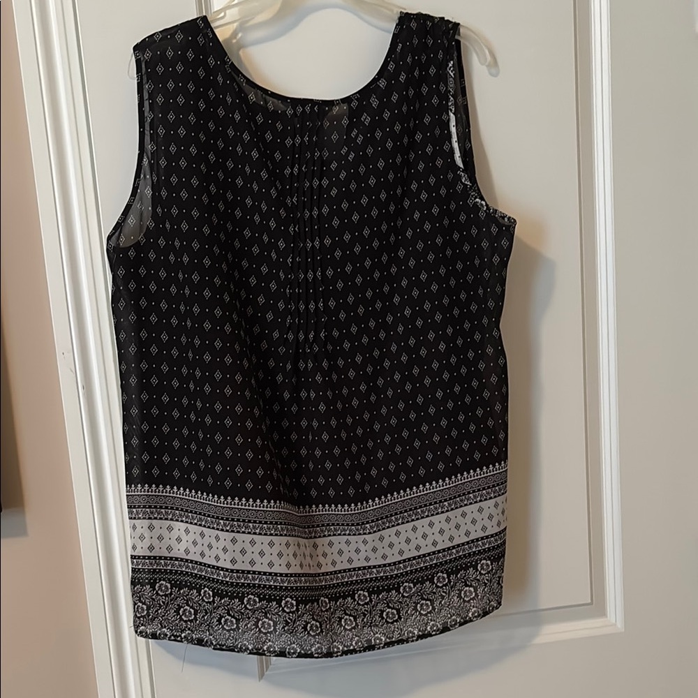CJ Banks Black and Cream Pleated Blouse - Picture 5 of 5
